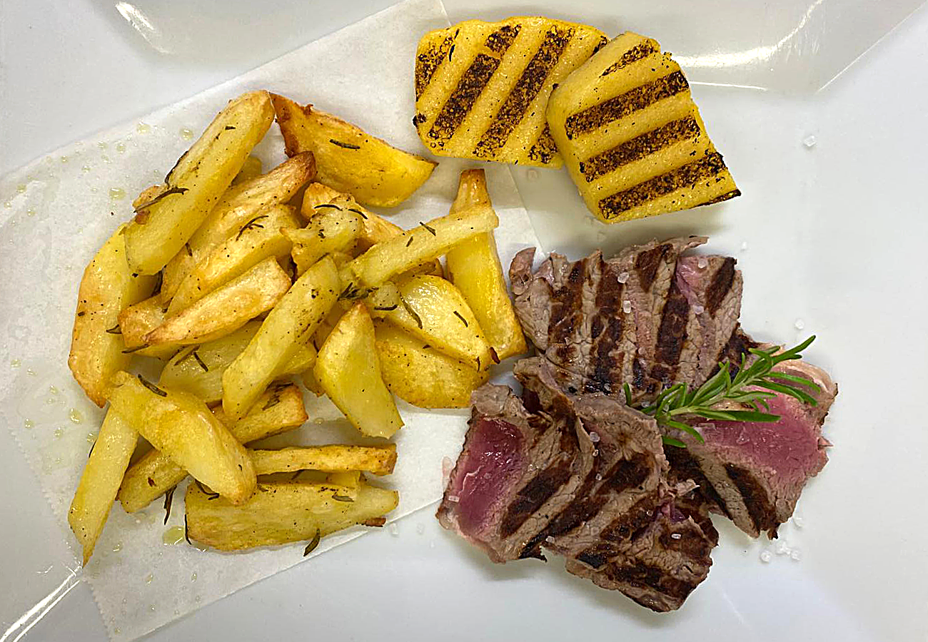 Tavolata di amici